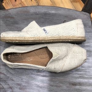Linen Toms